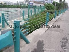 Roadway Rope Fence