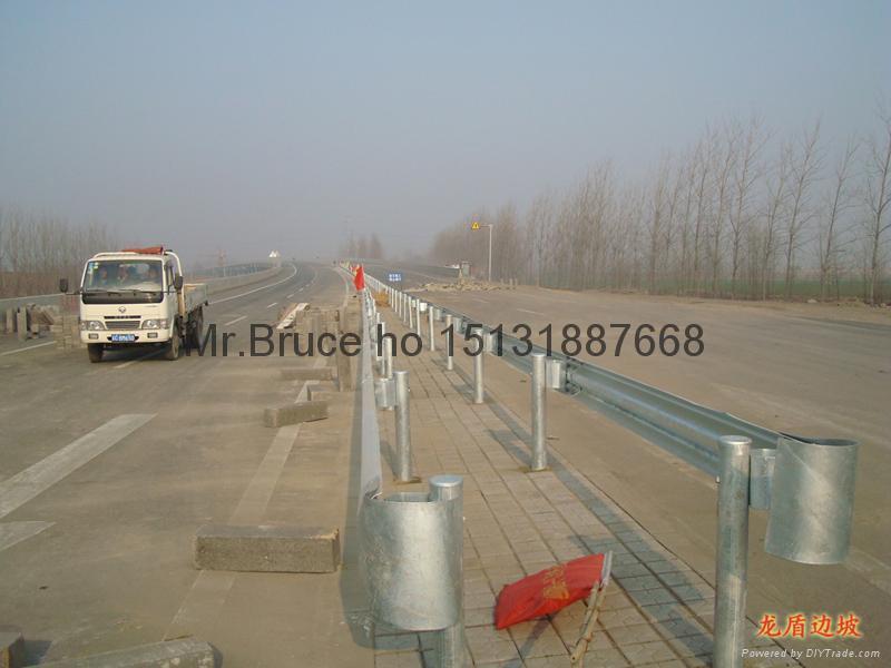 highway crash barrier  3