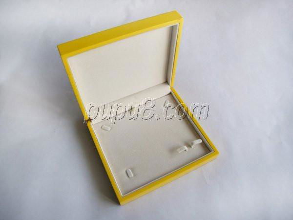 yellow gloosy finish wooden jewelry box 2