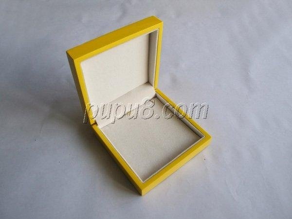 yellow gloosy finish wooden jewelry box 4