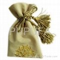 organza gift pouches with metal tag